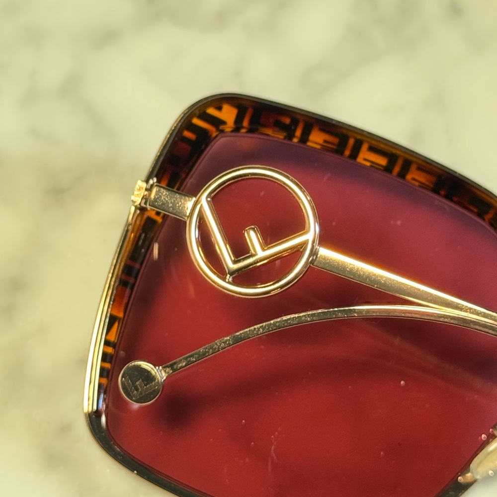 Fendi Square Sunglasses with Red Lenses and Tortoiseshell Trim - Picture 3 of 6
